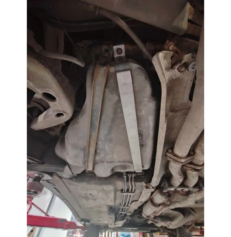 BMW E36 Compact drivstofftank festebånd i rustfritt stål – sett med 2 stk.