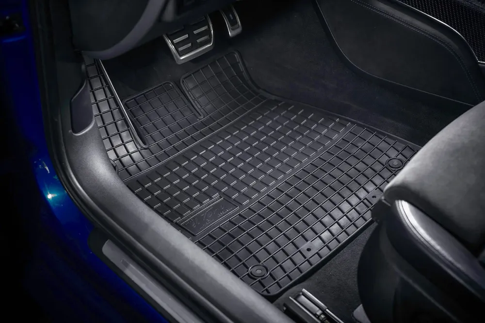 Gulvmatter Porsche Cayenne II (92A) (2010-2017) – med sidekant på 1 cm | Frogum
