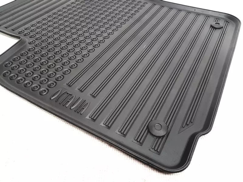 Gulvmatter Skoda Octavia II (2004-2013) – HDTE - High-density Termoplast-elastomer | VAG OEM
